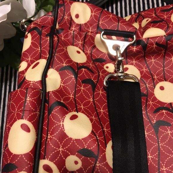 Petunia Pickle Bottom Diaper Bag - Picture 5 of 5